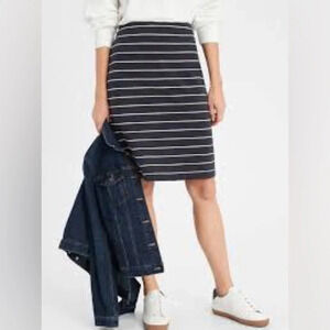 Banana Republic | Classic Dark Navy & White Knit Stretchy Pencil Skirt Size 4